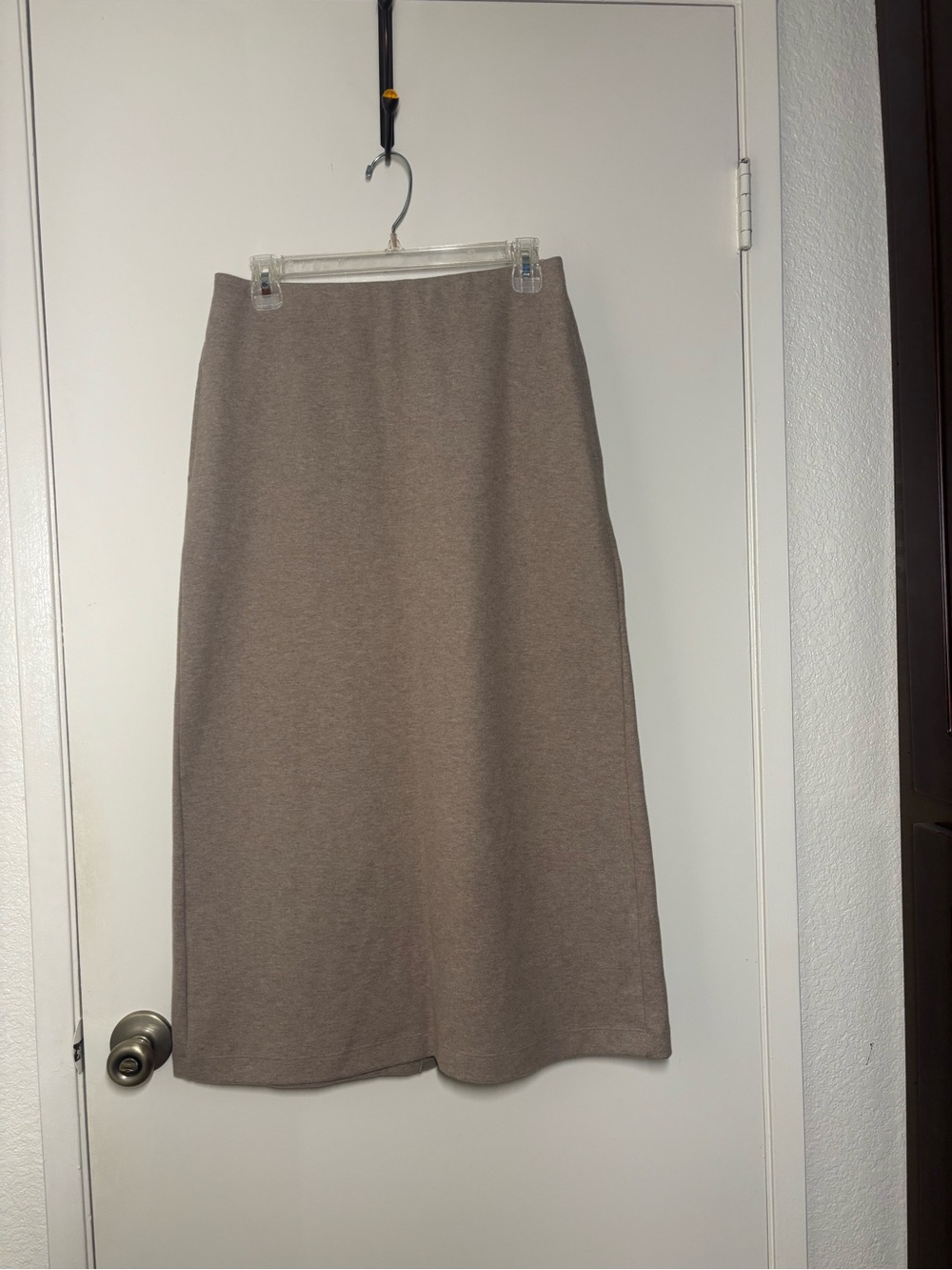 UNIQLO High Waist Knit Midi Skirt Back Vent Beige Taupe Size M